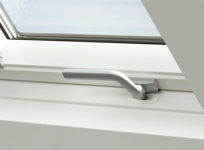 Okno dachowe Velux GLU PK08 0061B RAL 7043  94x140 3-szybowe drewniano-poliuretanowe
