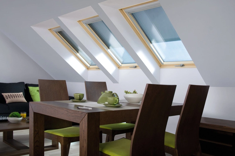 Markiza zewnętrzna do okna dachowego Fakro AMZ EL.230 090 RAL 9005 55x98 elektryczna