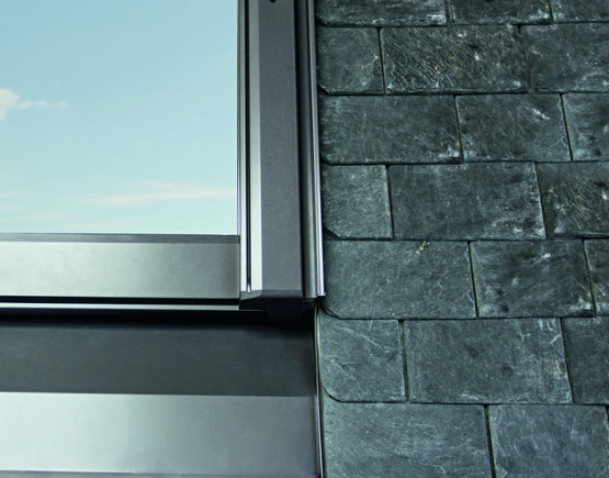 Kołnierz do okna dachowego ROTO RotoQ ETL 55x78 Qx200 do pokryć płaskich, gontów