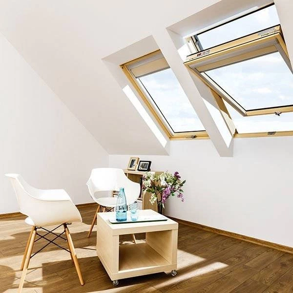 Zestaw okno FAKRO FTP-V U4 78x140 3-szybowe + kołnierz EHV-AT RAL 9005