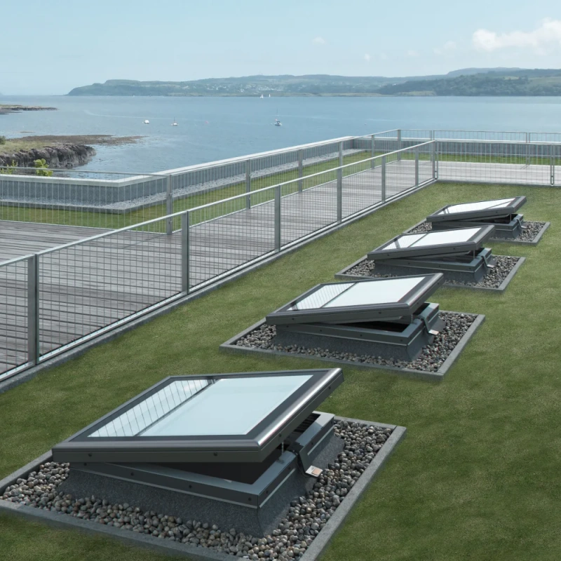 Okno do dachu płaskiego Rooflite+ FRE B600 80x80 3-szybowe elektryczne