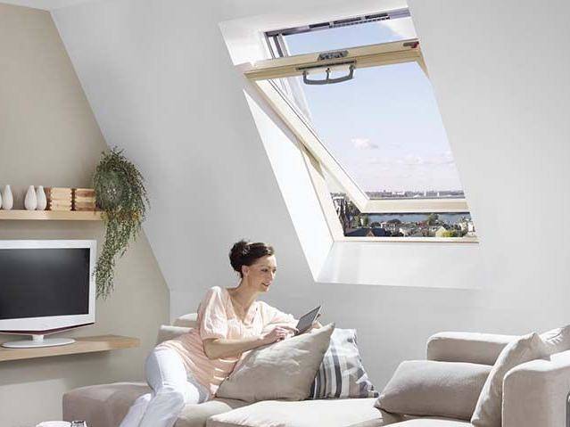 Okno dachowe ROTO Q42C Comfort Tronic 114x140 2-szybowe drewniane solarne